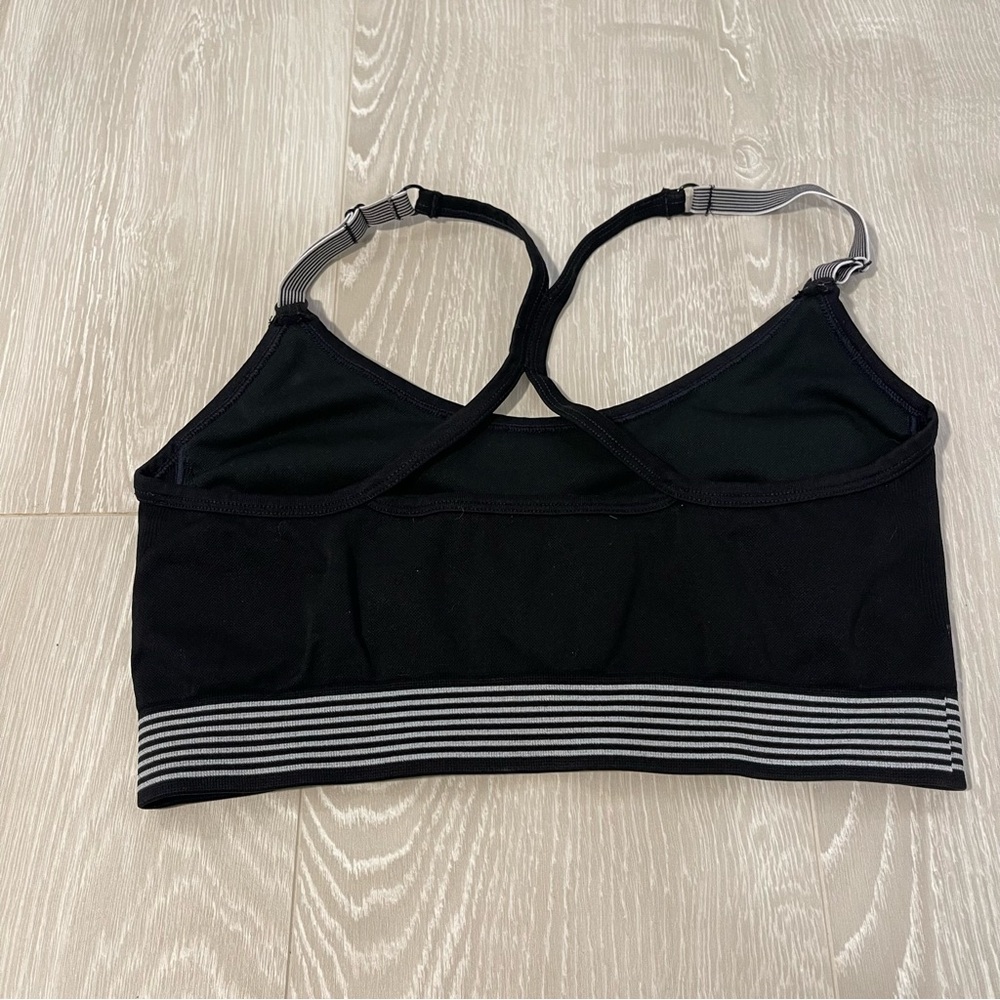 Victoria's Secret Black and White Sports Bra with Racerback large